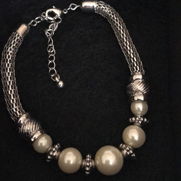 Bracelet with silver flex chain and pearled beads-new - Picture 2 of 2